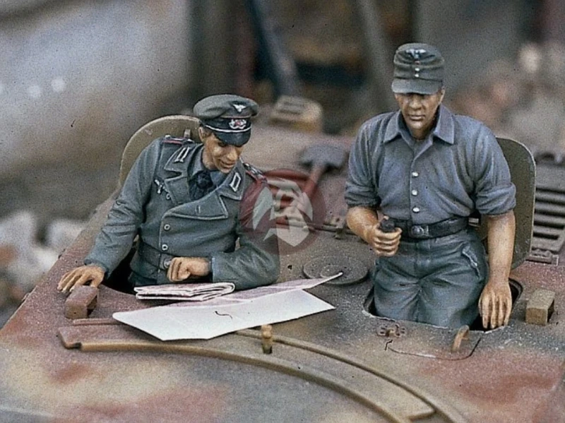 

1/35 Scale Die-Cast Resin Figure Model Kit WWII German STUG Crew 2 Figures (No Tank) Unassembled and Unpainted