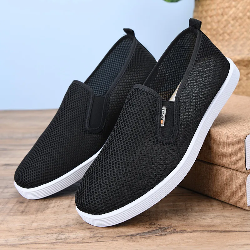 

New Summer Classic Old Beijing Men's Casual Mesh Shoes Are Breathable Comfortable Non Slip and Multifunctional Lazy Shoes