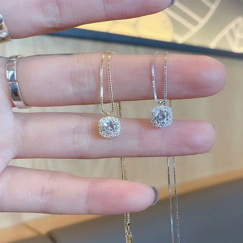 

Elegant Simple Square Diamond Necklace for Women Trendy Design Sensation Minimalist Fashion High-End Sensation Cool Style