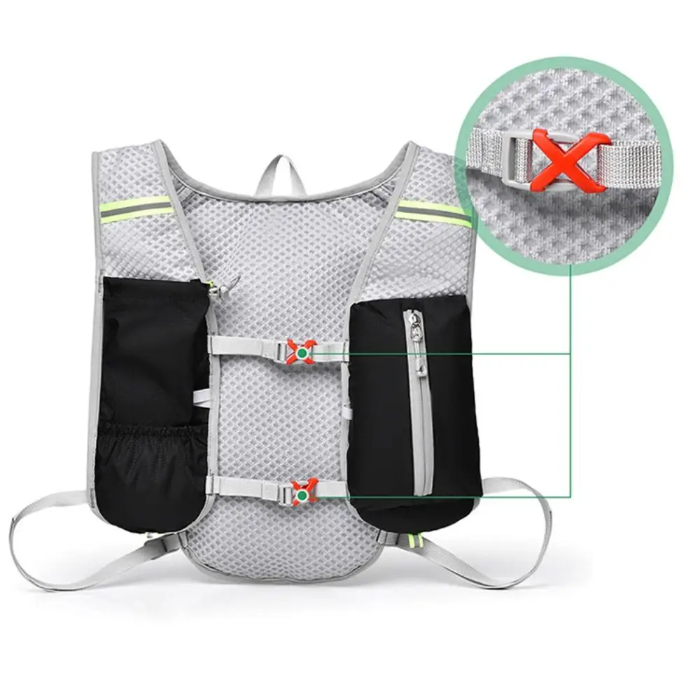 

Breathable Running Hydration Vest Ultra-light Multiple Pockets Running Hydration Bag Nylon Material Waterproof Water Backpack