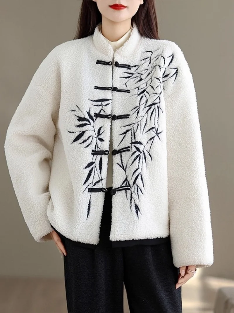 

Cotton Padded Thick Jacket For Winter 2025 New Chinese Style Embroidered Lamb Wool Coat Warm Top Women Outerwear w728