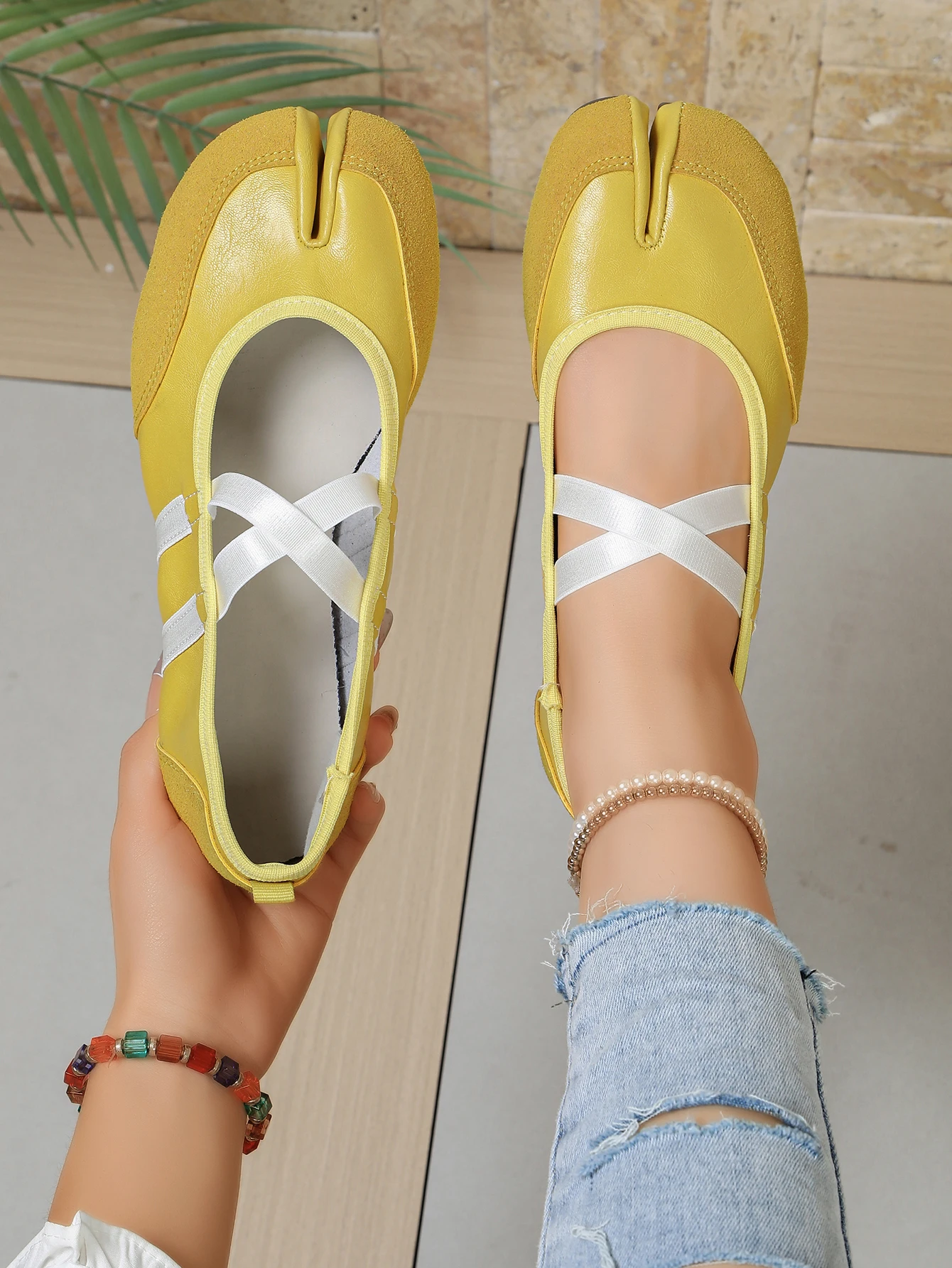 Flache Schuhe mit Kreuzriemen für Damen, lässiges Modedesign, Mary Jane Schuh, Slip-on, geteilte Zehenpartie, Ballett-Trainer, Sommer 2026, elegant, neu – Detail 28