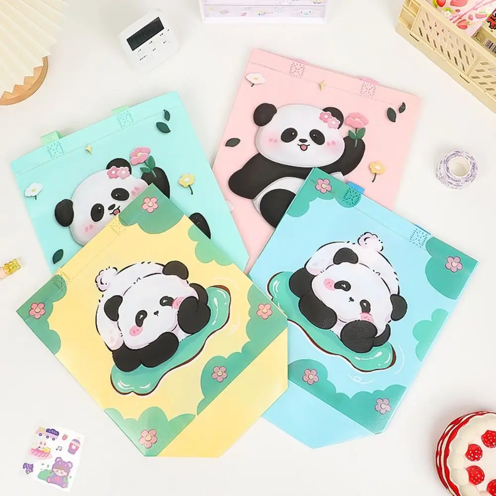 Borsa tote in tessuto non tessuto Panda cartone animato di grande capacità con manici Borsa portaoggetti pieghevole Borsa regalo ecologica per la spesa colorata