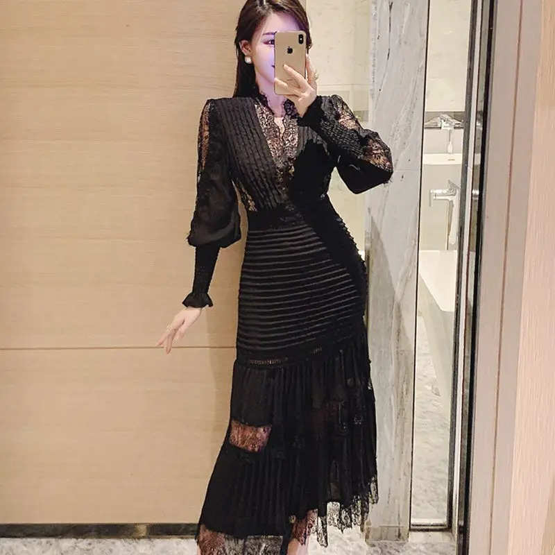 

New Runway Designer Women New 2023 Black Long Dress Elegant Spring Chiffon Patchwork Lace V Neck Lantern Sleeve Pleated Dress