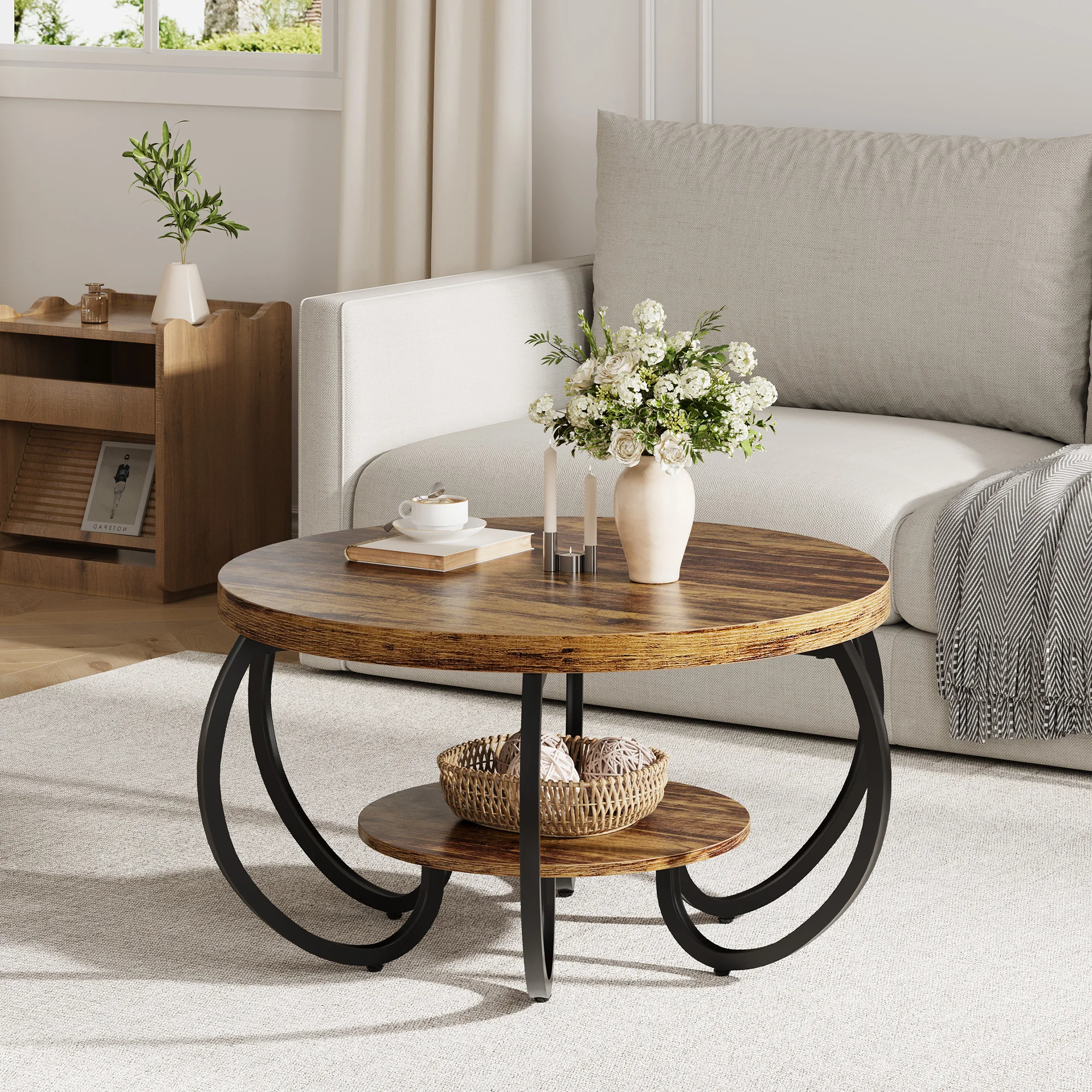 Table basse ronde industrielle moderne de 30 pouces – Table centrale à 2 niveaux en bois et métal avec étagère de rangement ouverte, pieds réglables, meuble d'appoint élégant pour salon – Design contemporain en chêne à chevrons