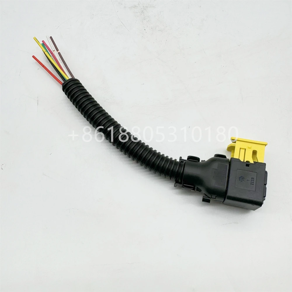 The 7-pin electrical connector  of the urea pump is suitable for Scania Mercedes  Freightliner trucks A0001407878 A0001405378