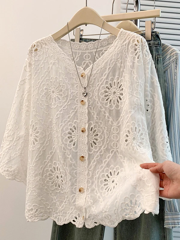 

Summer New Style Korean Version Versatile Age-Defying Hollow out Hook Design Shirt Large Size Women's Three-Quarter Sleeve V-...