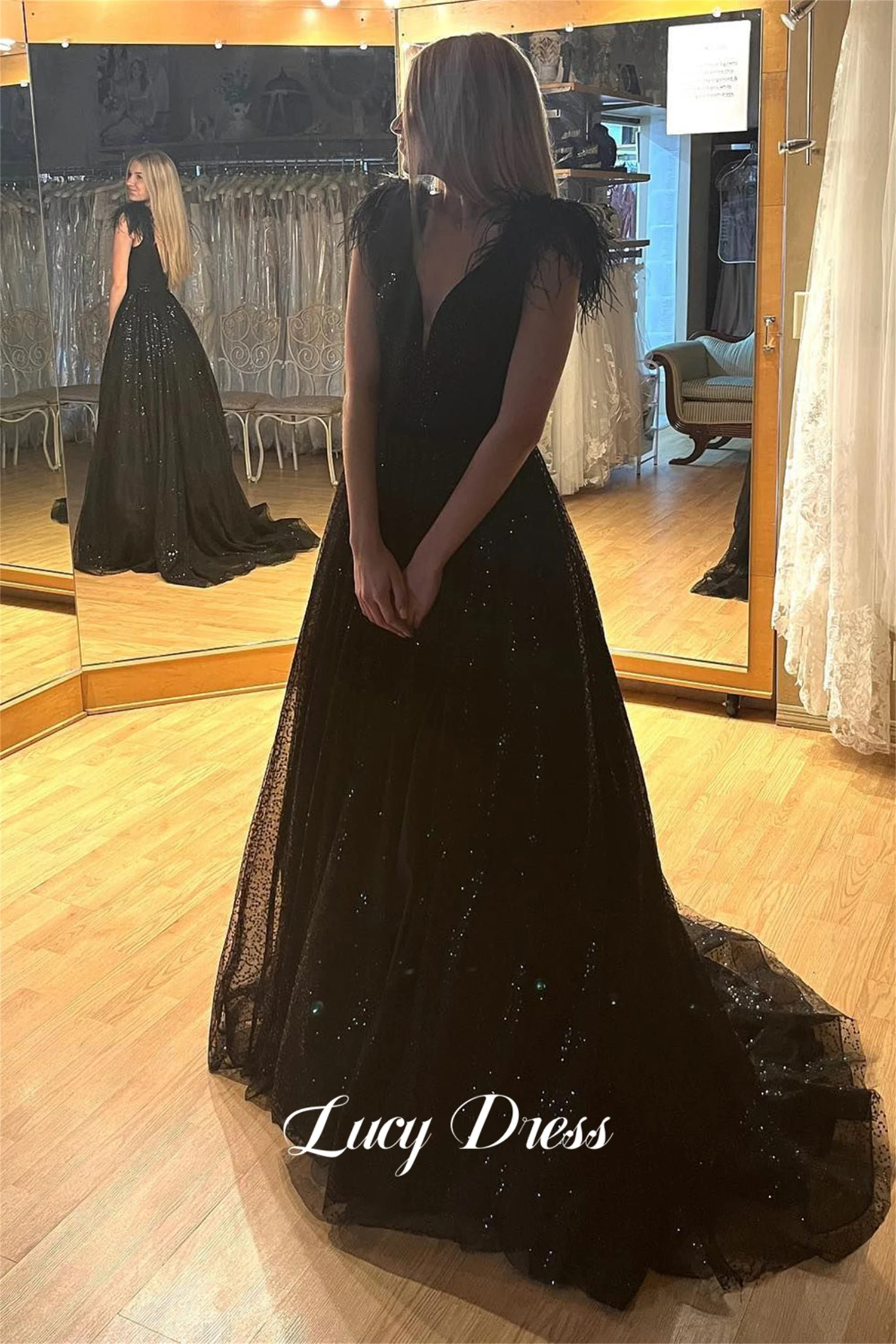 Lucy Slit Shiny Fabric V-neck Evening Dress Feather Decoration Ball Gown Line A Happy Sharon Robe Soiree De Luxe 2024 Prom