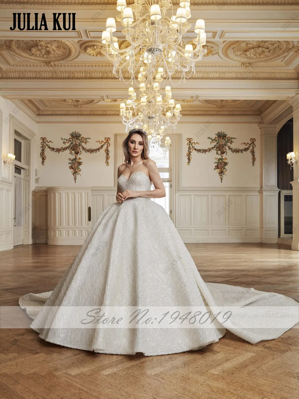 Suknia balowa księżniczki z koronką, haftem i koralikami szyta na miarę przez Julię Kui, suknia ślubna z dekoltem w serce, bez rękawów, z odkrytymi ramionami, spódnice ślubne.