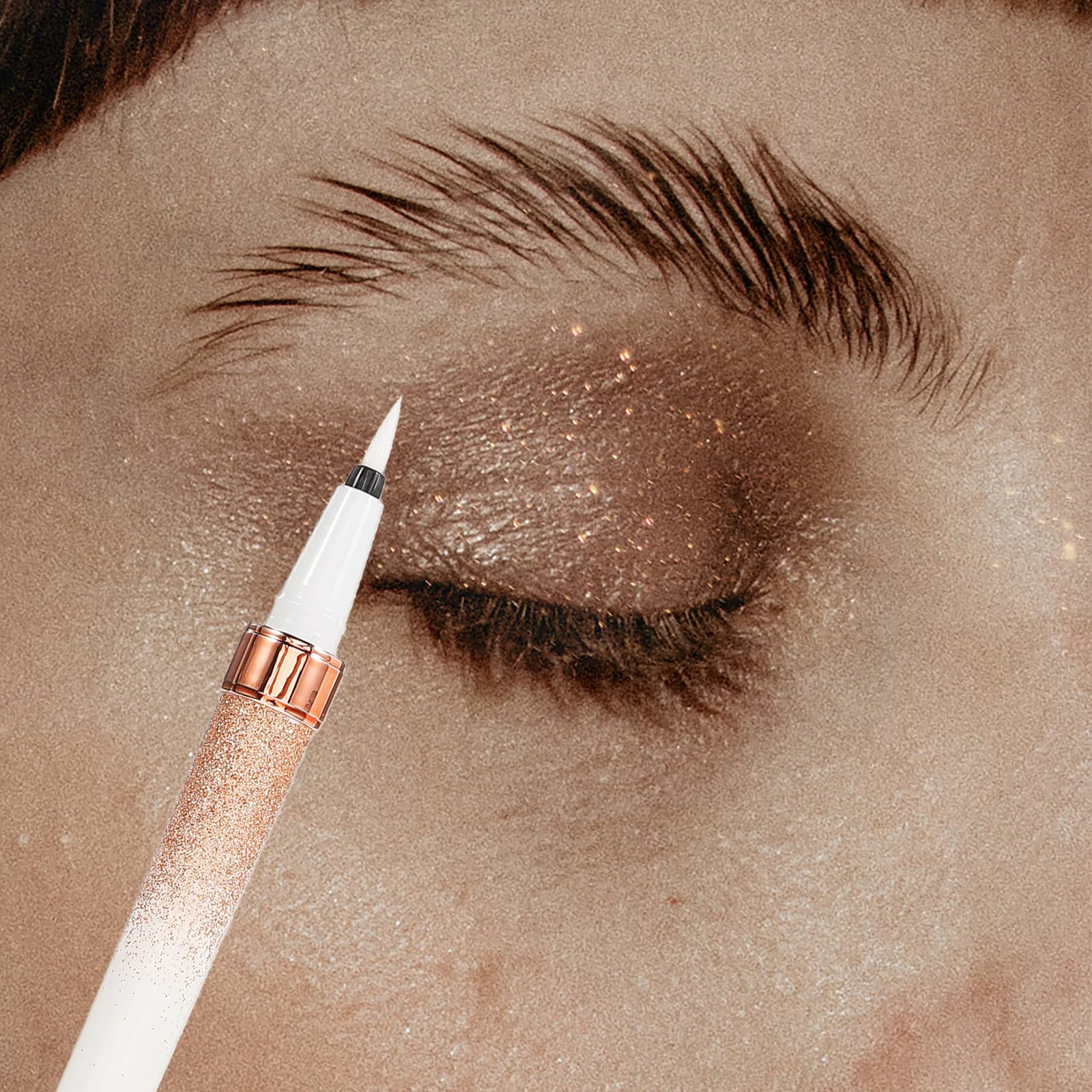 Penna per eyeliner liquido nero impermeabile a prova di sbavature punta a pennello fine ad alto pigmento per donne design elegante per il trucco degli occhi uso quotidiano