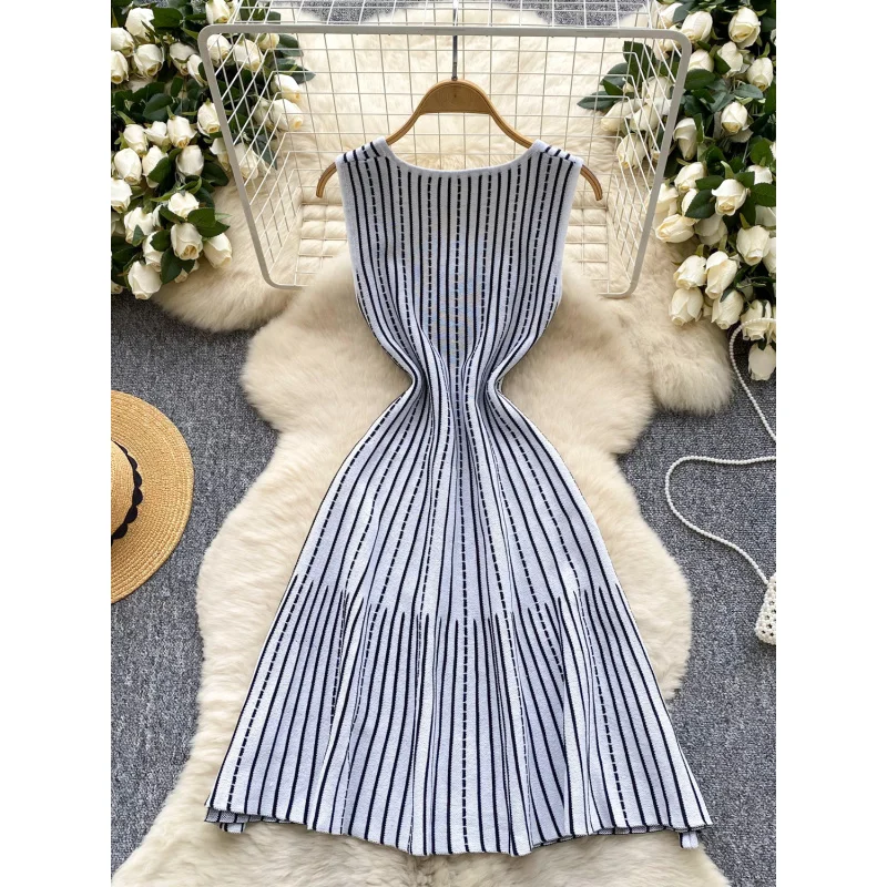 INS damska dopasowana letnia sukienka midi w paski z dzianiny, codzienna sukienka na imprezę w kształcie litery A, sukienka na ramiączkach, elegancka sukienka na imprezę z kwadratowym dekoltem, vestido de festa 2025