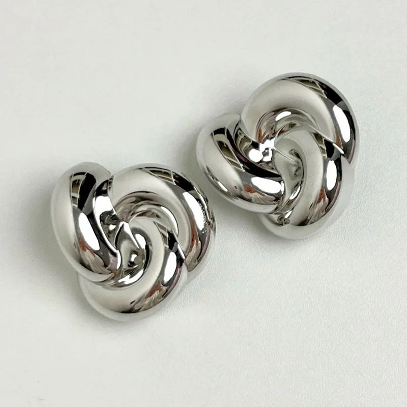 European And American Retro Exaggerated Twisted Metal Earrings Summer Light Luxury Temperament Suitable For Women\'s Accessories