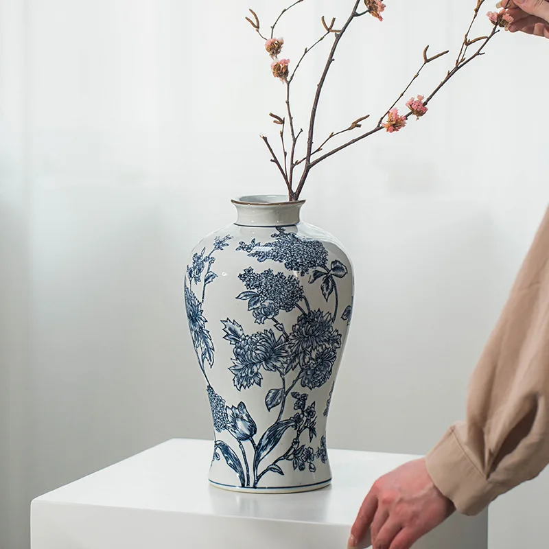 

Blue and white porcelain hydrangea ceramic vase Oriental blue and white porcelain new Chinese vase entrance ornament living room