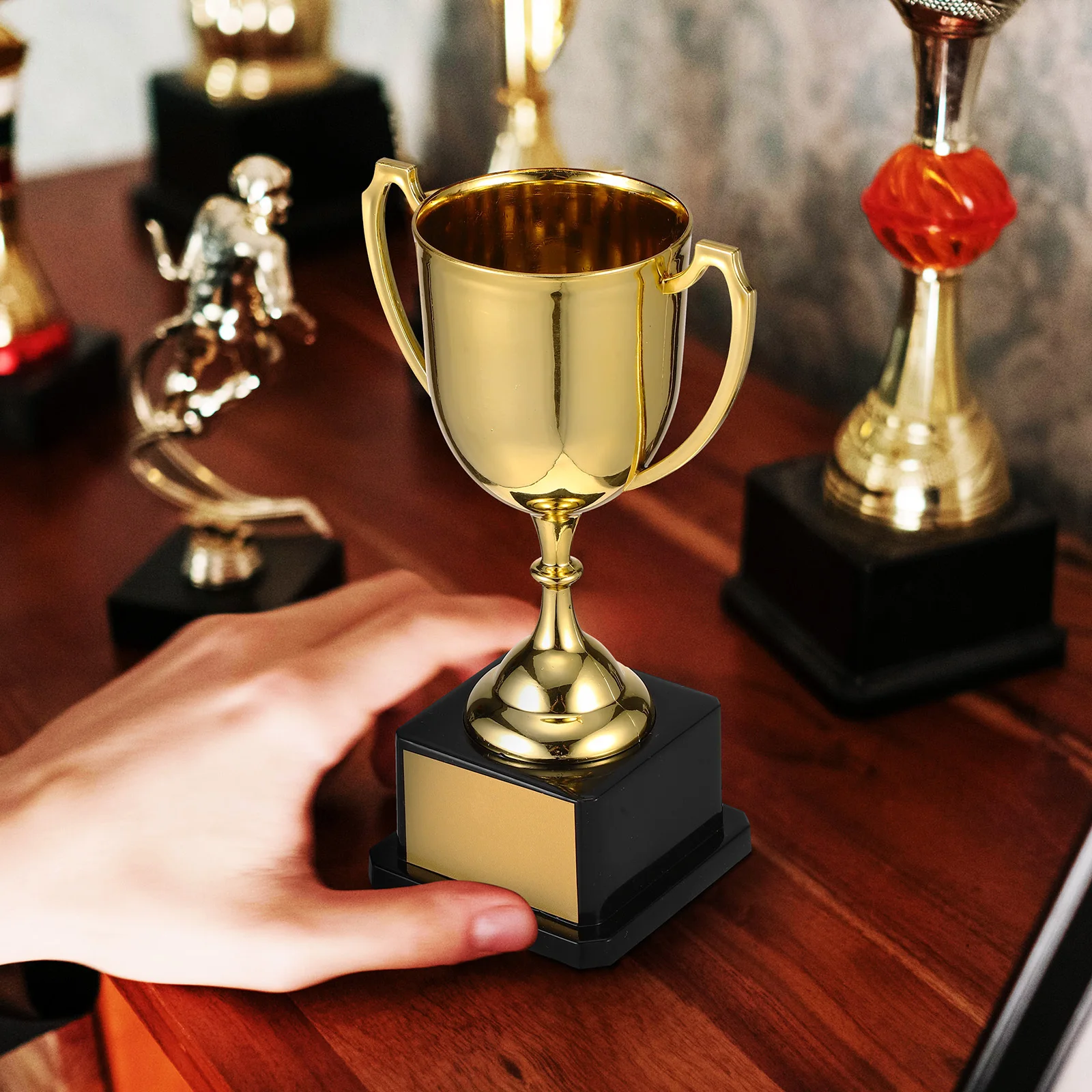 Copa de trofeo de oro, Base cuadrada, Mini premio para fiesta deportiva, ganador, reconocimiento, trofeos de plástico, premio de celebración Unisex, competición