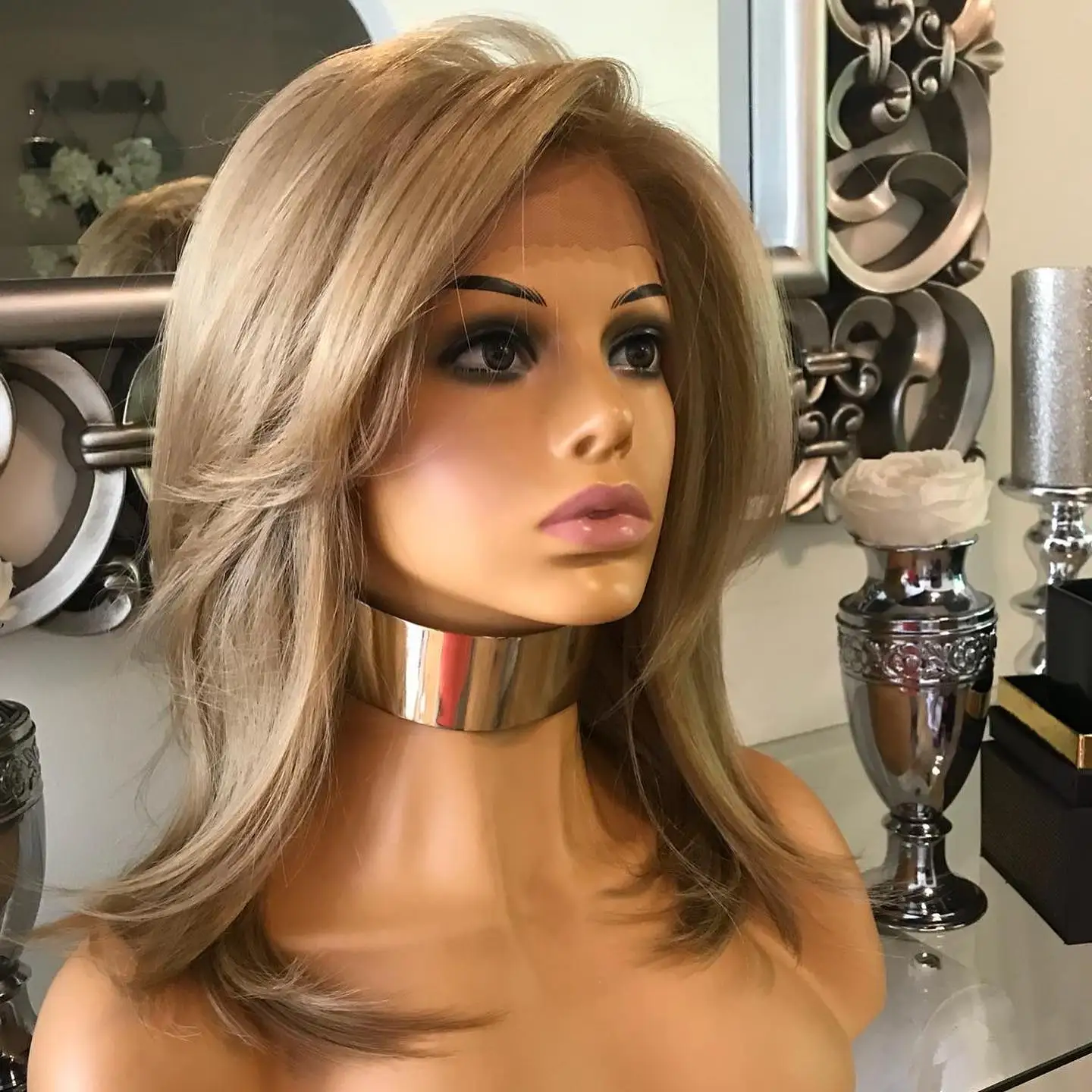Perruques synthétiques de haute qualité, perruques en dentelle superposées mi-longues, perruque Lace Front Wig ondulée douce et brune blonde de haute densité