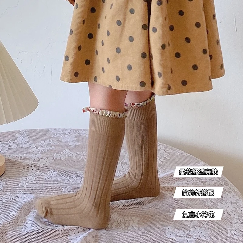 Simple Mid Calf Socks For Lovely Sweet Girls Decorated With Small Floral Fringe Suitable For All Seasons Comfort Stretch Legwear