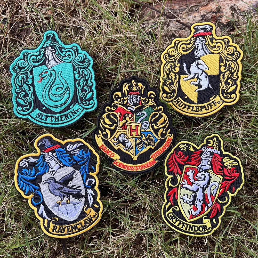 1PCS Magic Wizard Embroidered Patch for Backpacks, Fantasy Embroidery Badge for Kids, Gift for Collectibles & Accessories