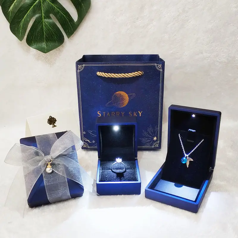 LED Jewelry Gift Box Necklace Long Chain Box Bracelet Ring Display Case With Handbag and lace strap for Valentine's Day Gifts