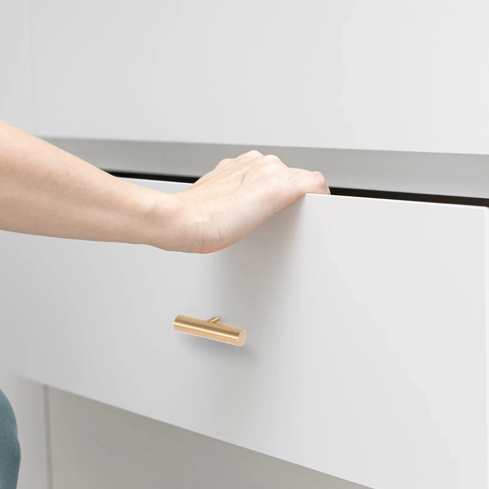 

2Pcs Brass Cabinet Knobs Vintage Solid Brass Single Hole Drawer Handles for Kitchen Dresser Wardrobe Bathroom Vanity Pulls