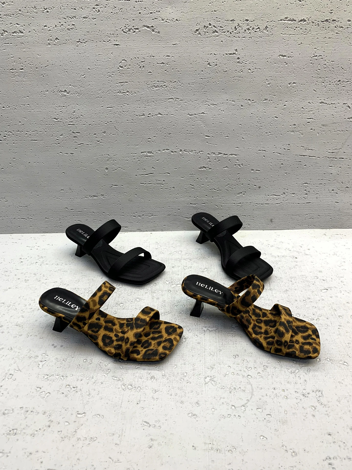 sandali-estivi-2026-da-donna-con-tacco-sottile-stile-europeo-in-rete-punta-aperta-effetto-snellente-suola-piatta-in-gomma