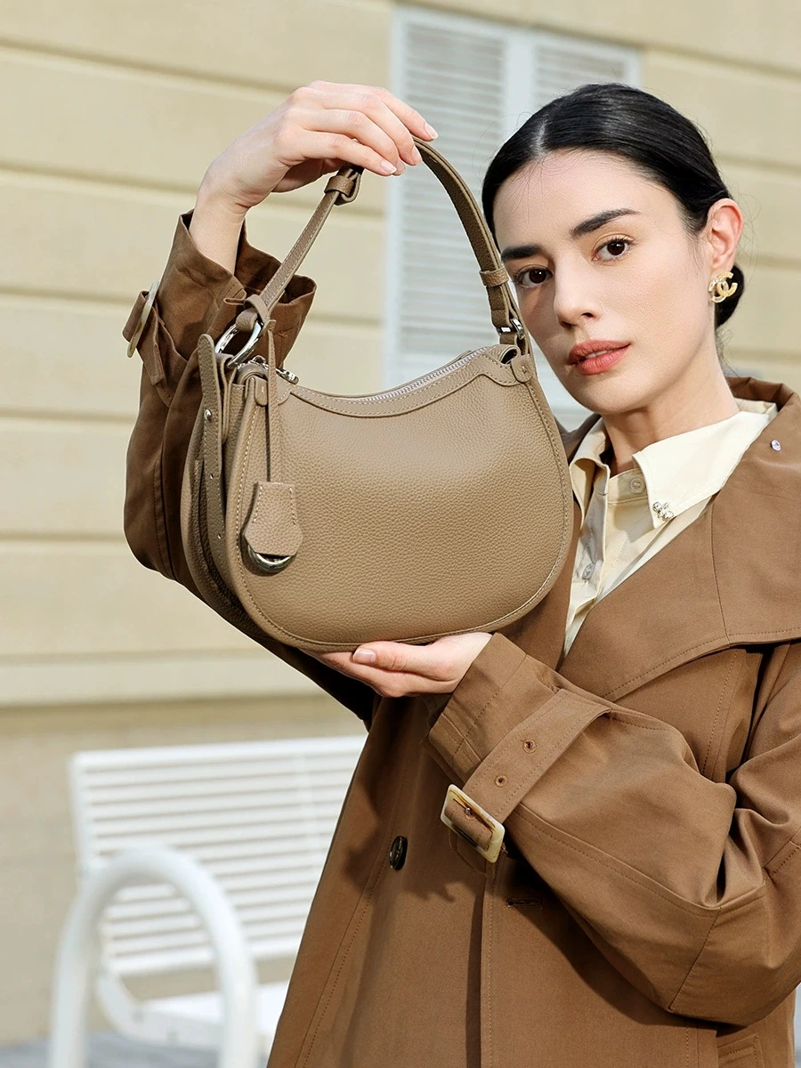Fall/Winter 2026 New Leather Simple Hand-Held Single Shoulder Slant Cross Bag High-End Design Tote Large Capacity Bag