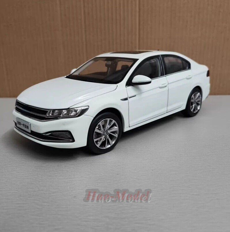 Nowy 1/18 dla FAW Volkswagen BORA 2019 stop odlewany Model samochodu symulacja prezenty urodzinowe Hobby wyświetlacz kolekcja ozdoby biały