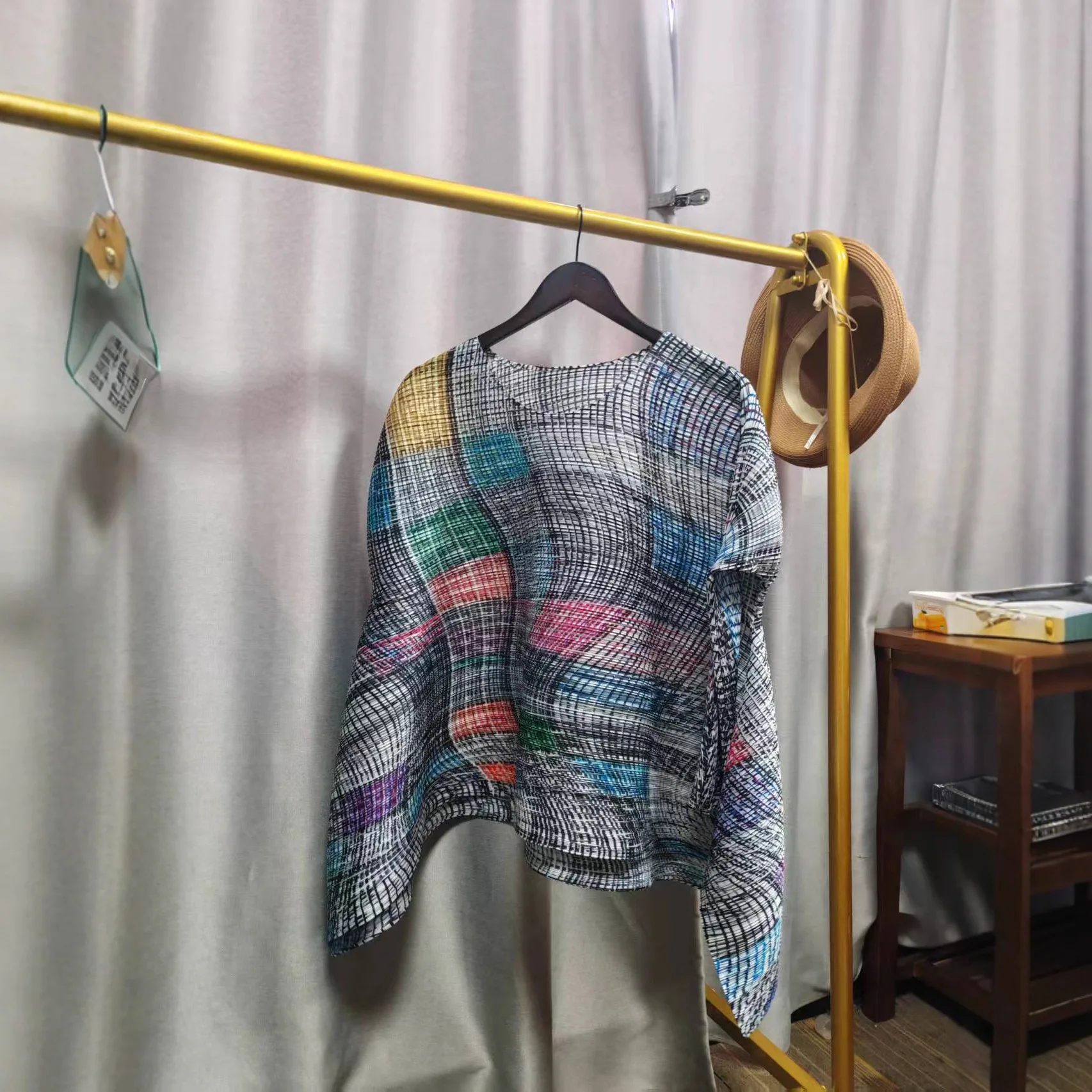 

Fold 2025 Fall New Pleated Round Neck Long Sleeve Design Series Commuter Loose Plus Size Fashion Hundred Tie-Dye Women's Tops
