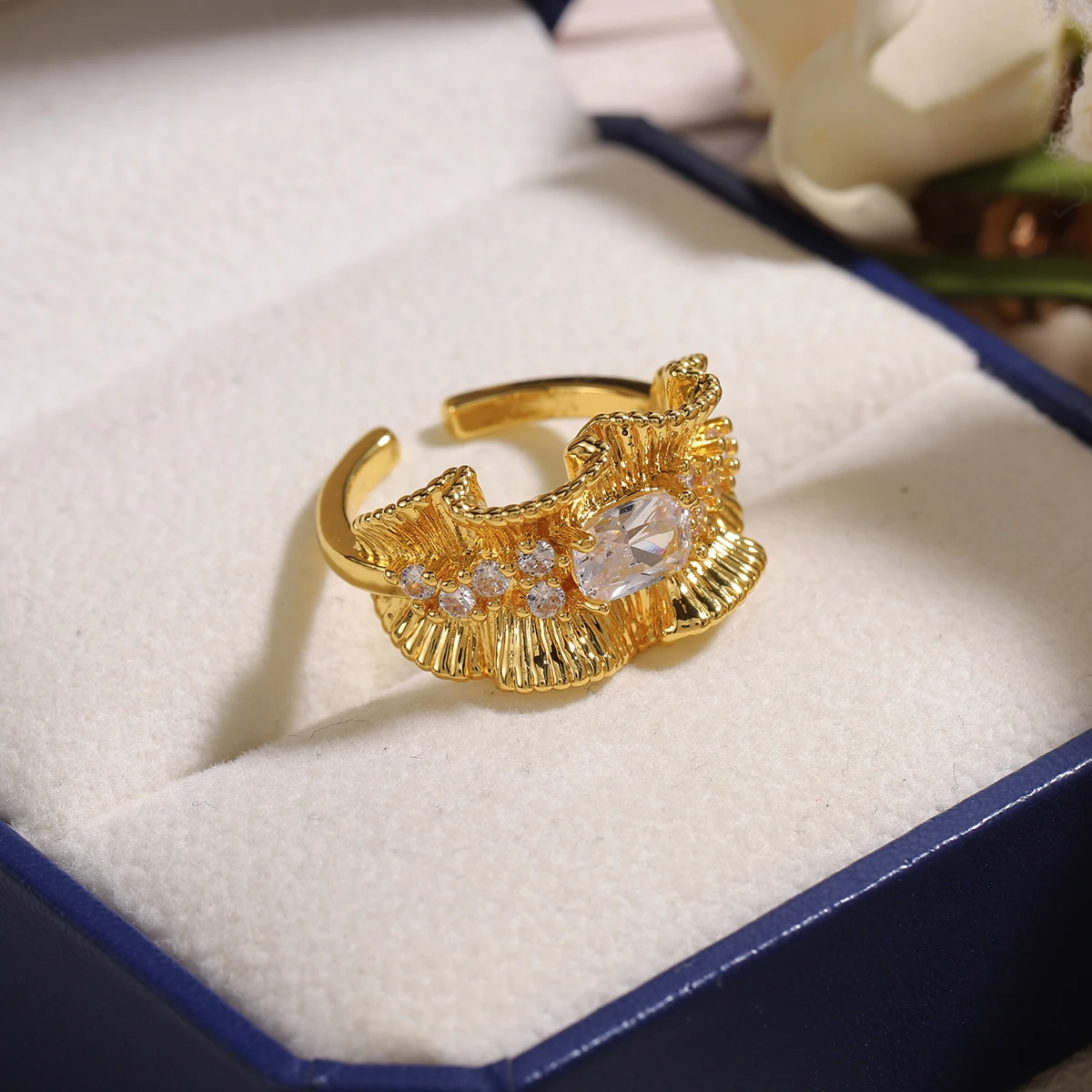 French Vintage Pleated Ruffle Gold-Plated Ladies' Ring – Luxurious Zirconia – Fixed Size – Bold, Eye-Catching Wide Band Ring – A