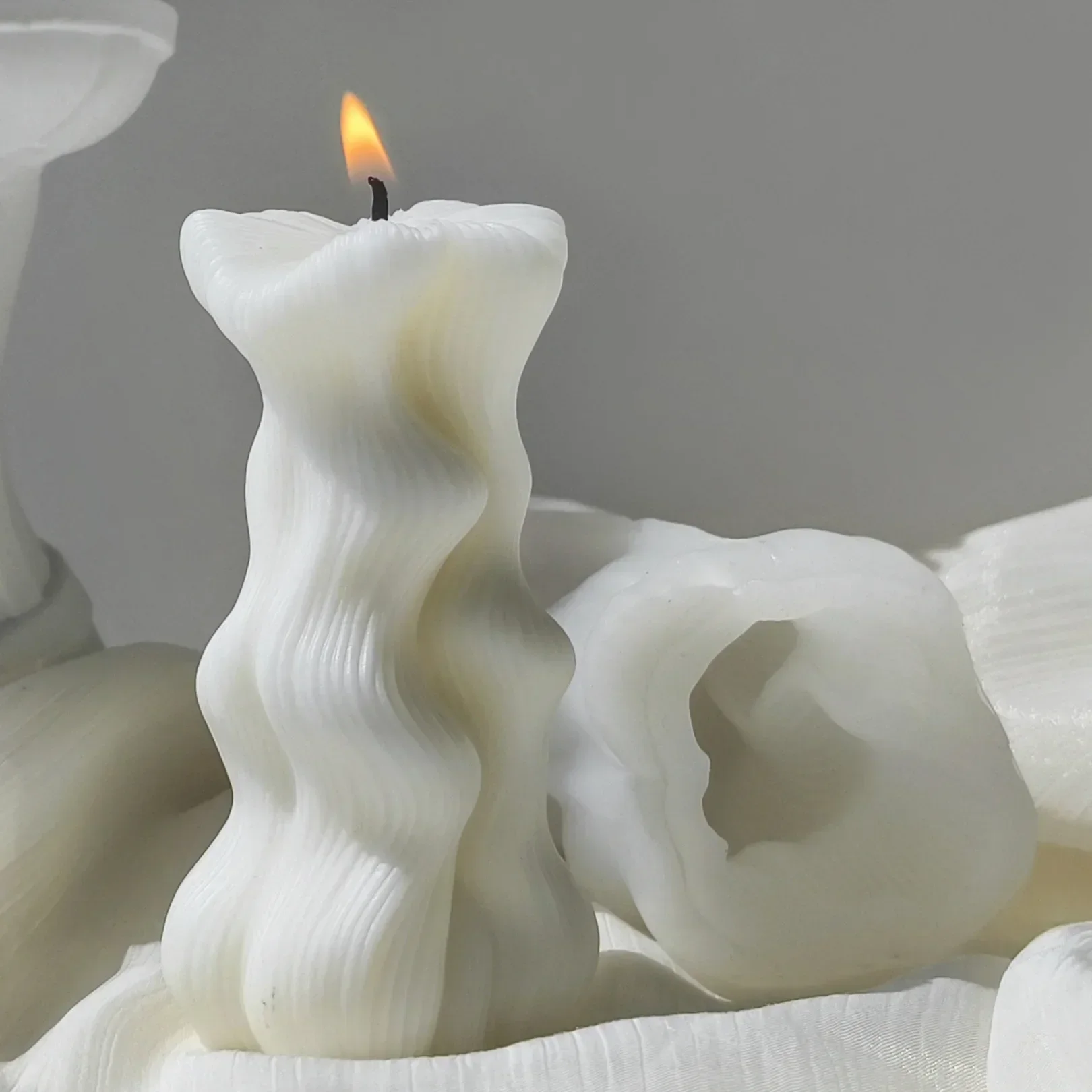 Handmade Gifts Bag Mould Resin Ornaments Mould Soap Mould Geometric Rotation Candle Silicone Mold