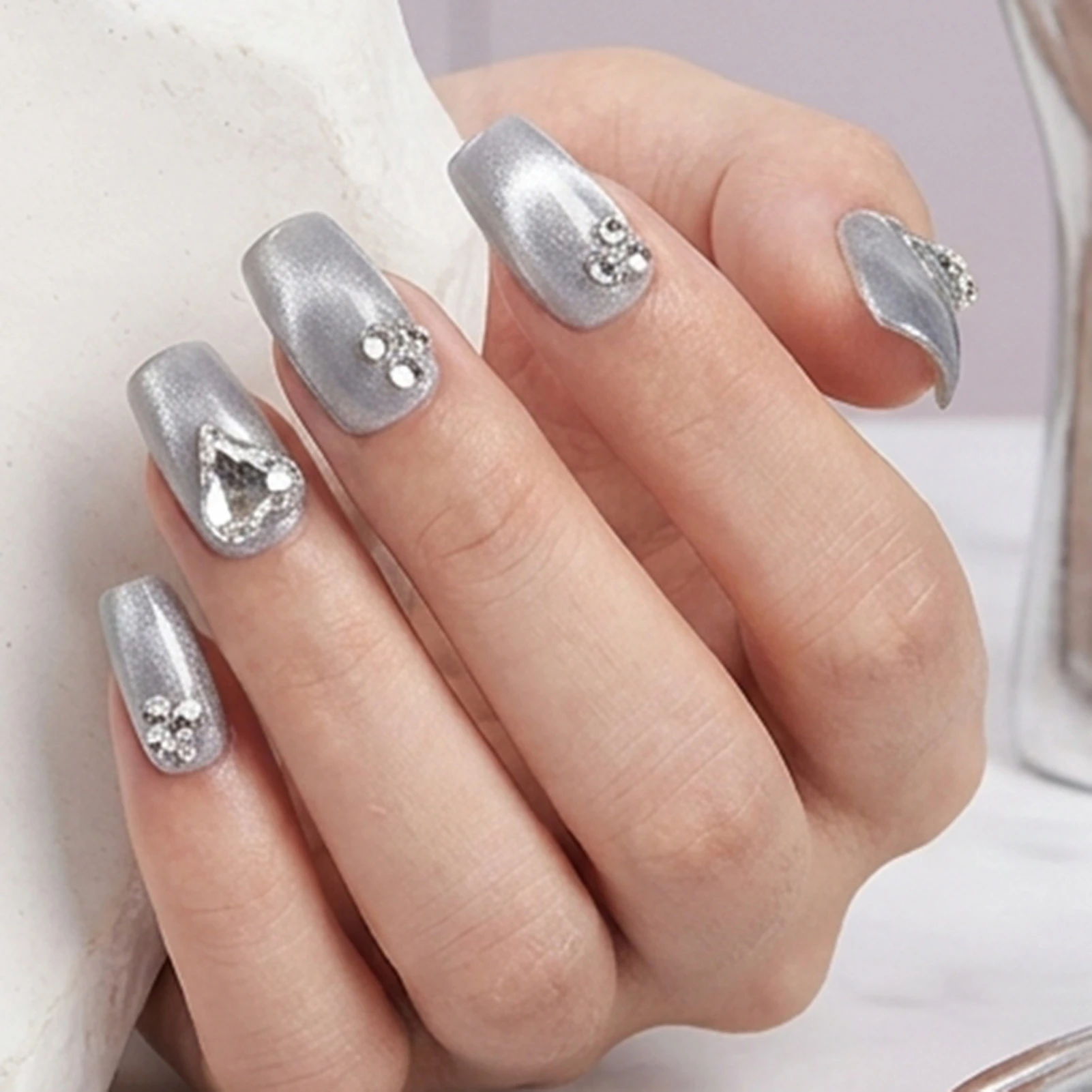 10pcs Fake Nails Silver Cat-Eye Resin Tips Elegant Press On Nails for Women Wedding Party Holiday Photo Events Reusable