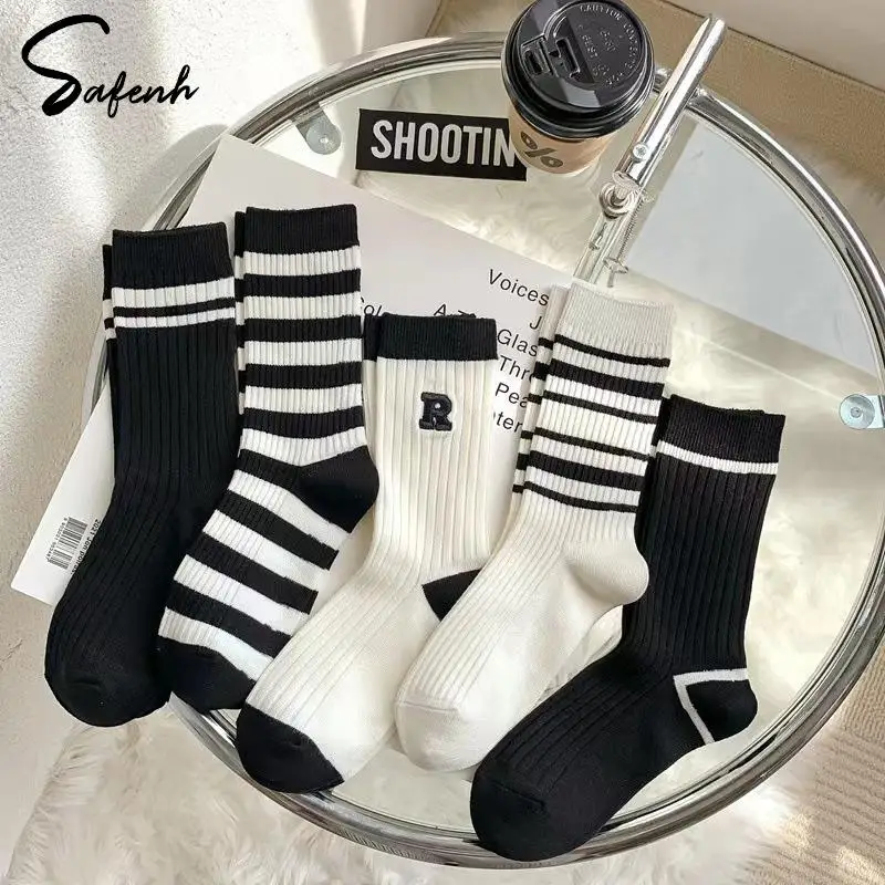 

Women Socks Autumn Simple Casual Black White Striped Pile Socks For Girls Breathable Letter Embroidery Cotton Middle Tube Socks