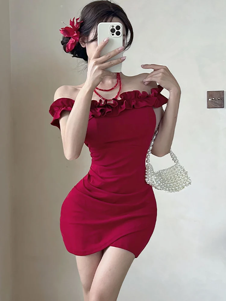 여름 레드 플리츠 바디콘 러플 스퀘어 넥 슬링 드레스 여성 우아하고 시크한 갈라 드레스 2025 한국 패션 페스티벌 드레스