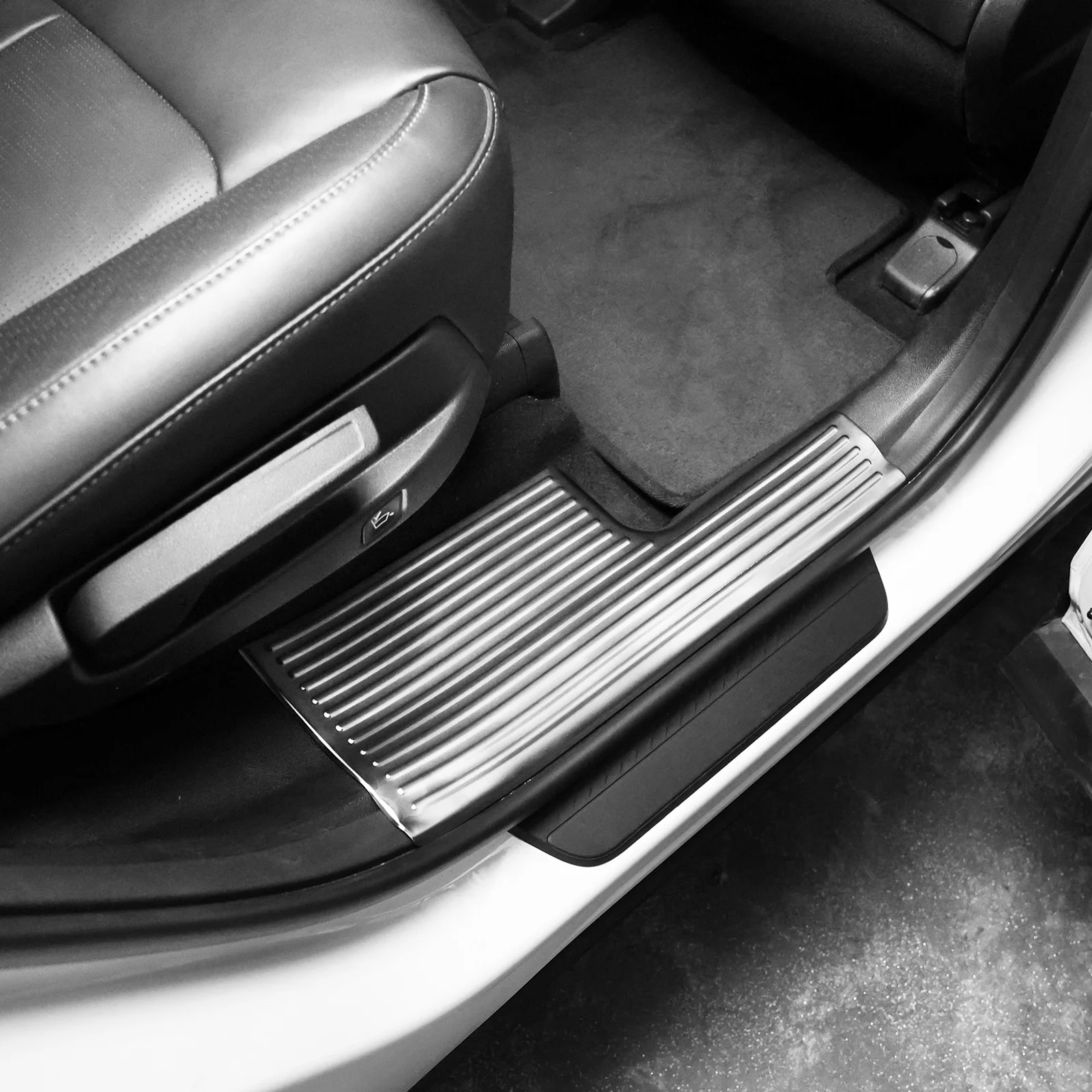 

Stainless Steel Car Door Sill Protector Guards Threshold Welcome Pedal Cover For Kia Sorento MQ4 2024 Running Boards Accessories