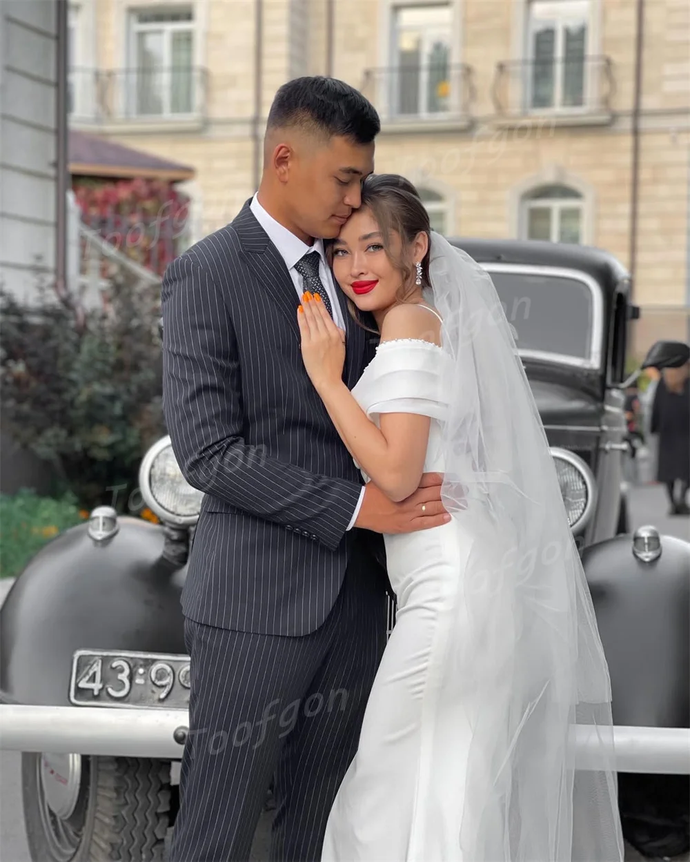 Toofgon Elegant Off Shoulder Mermaid Wedding Dresses Matte Satin Spaghetti Straps Bride Gown Long Train Beaded Beach Bridal Gown