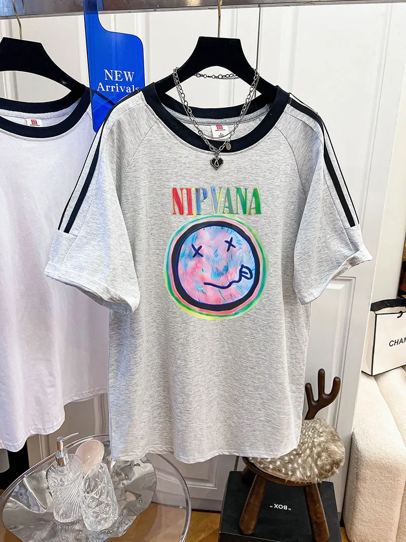 Camiseta feminina de manga curta, marca de moda retrô americana, estampa de letras, gráfico com três barras, camisas casuais