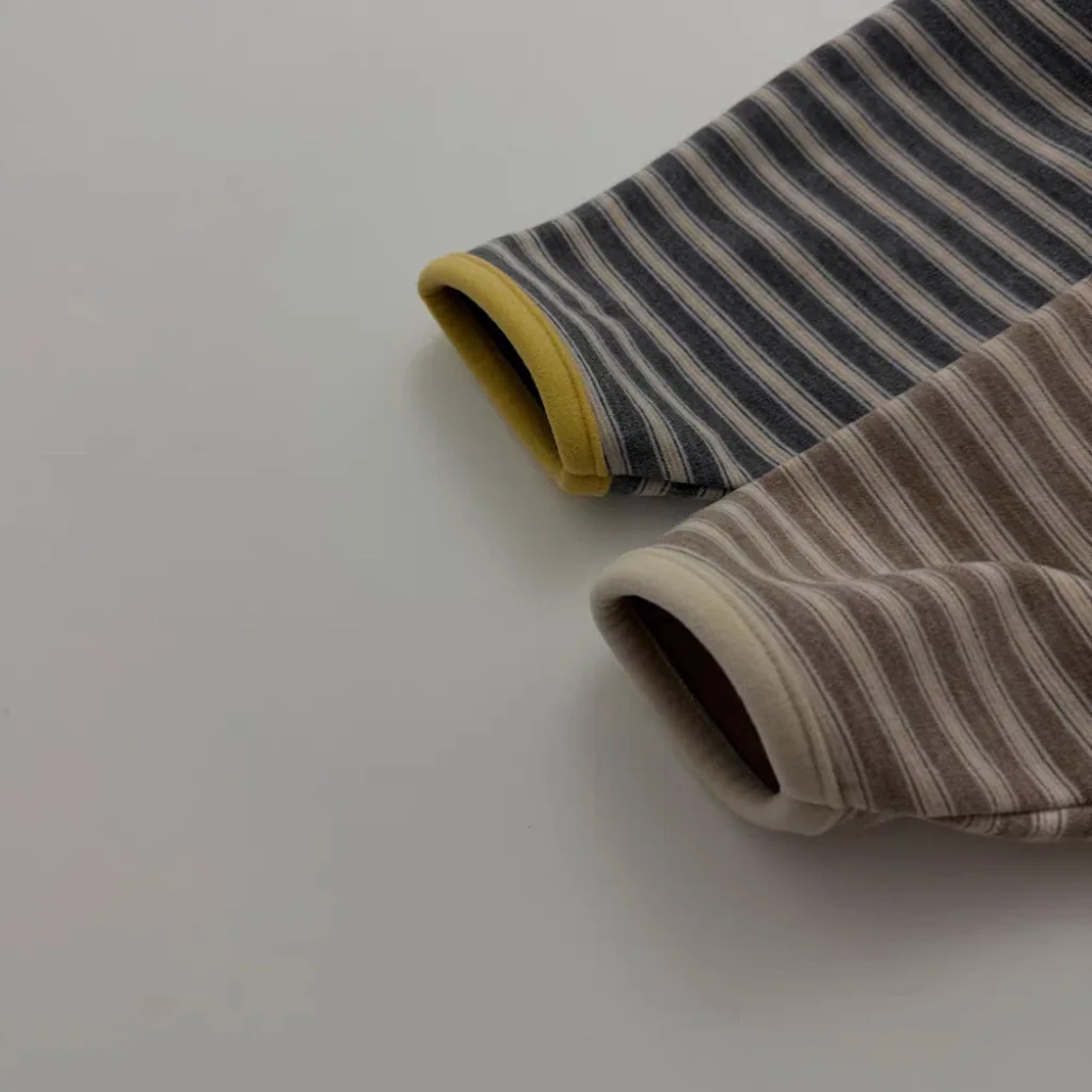 2026 ربيع جديد طفل طويل الأكمام مخطط هوديي الرضع صبي فتاة عادية مقنع البلوز طفل فضفاض القمم ملابس الأطفال