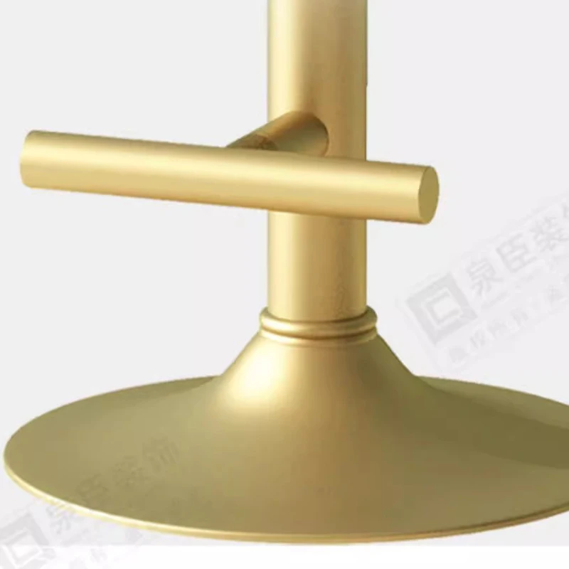 Рисунок 5 - Минималистичный роскошный барный стул