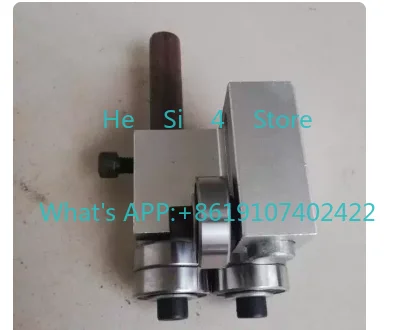 Worker band saw accessories, upper saw card, lower saw clip