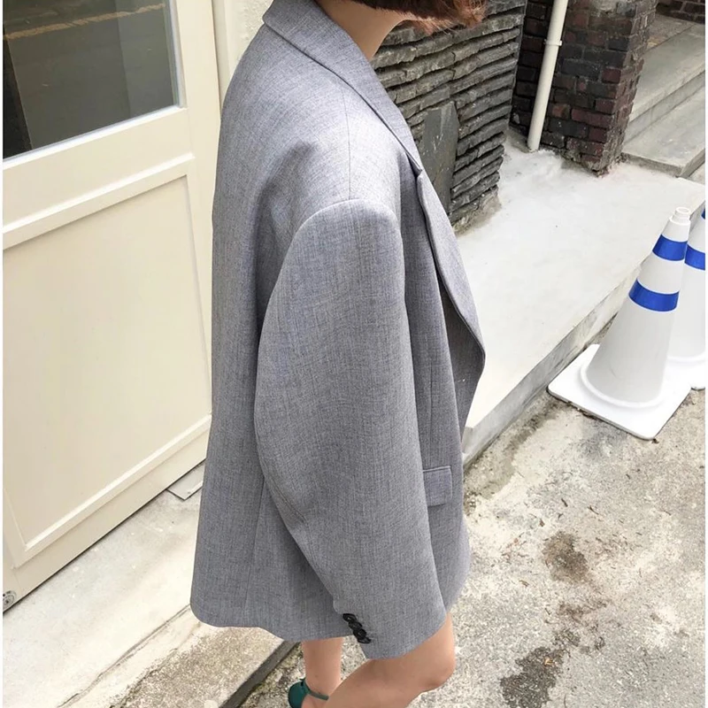 

Элегантный повседневный женский пиджак 2025 года, новая модель в корейском и британском стиле, однотонное двубортное пальто с длинными рукавами