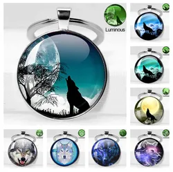Glow in the Dark Wolf Key Chain Howling Wolf and Moon Luminous Keyring Glass Cabochon Keychain Wolf Head Pendant Key Ring
