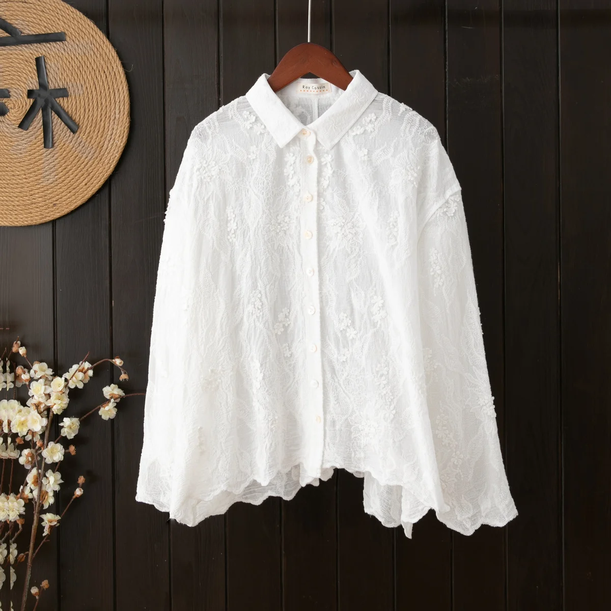 

Women White Lace Embroidery Blouse Shirts Elegant Long Sleeve Shirts Office Lady Flower Embroidery Tops Women Clothing