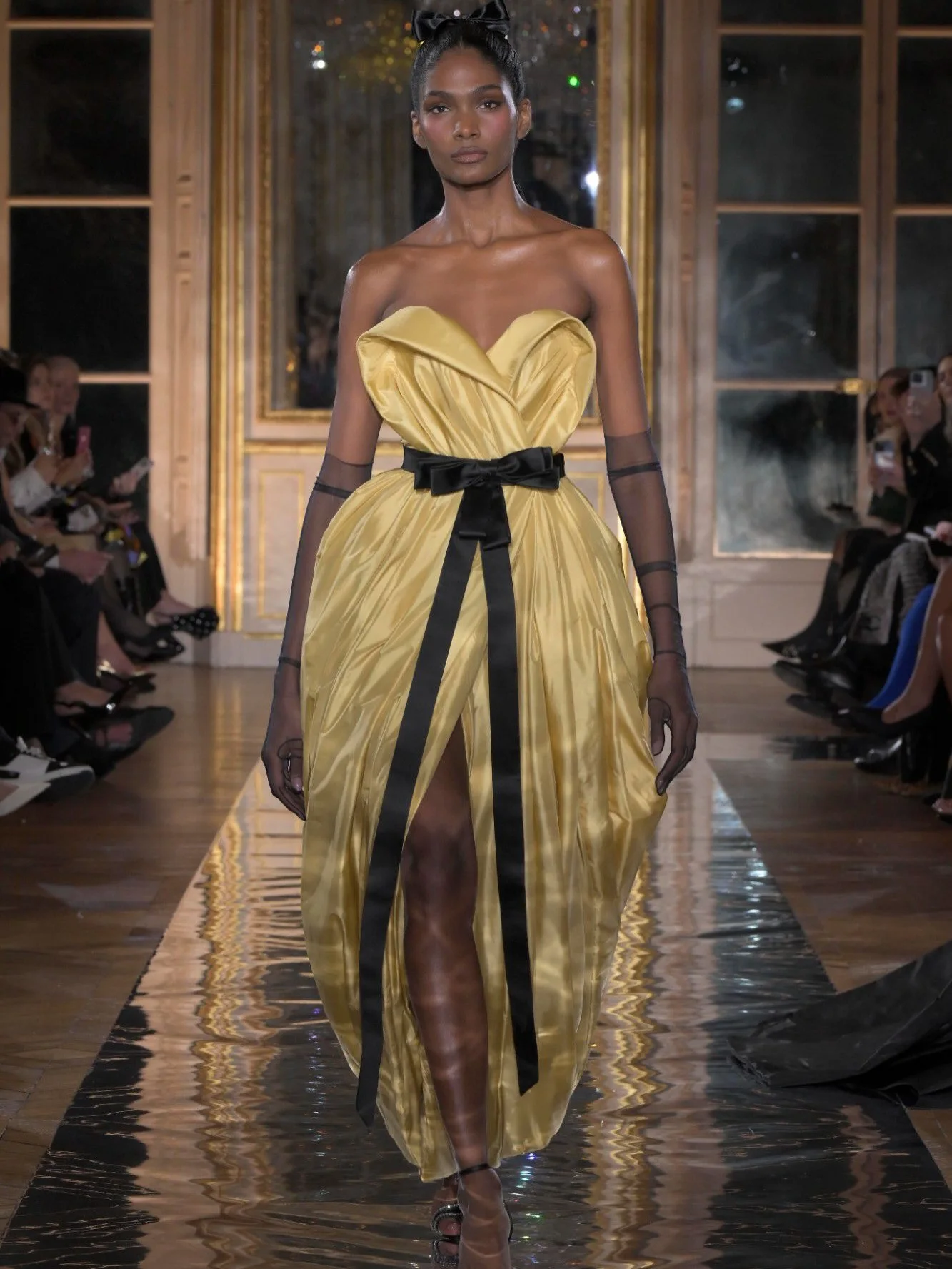 Vestido dorado metálico moderno y elegante – Vestido de fiesta sin tirantes, abertura alta, ropa de noche de lujo – Vestidos hinchados con corpiño imprescindible de 2025