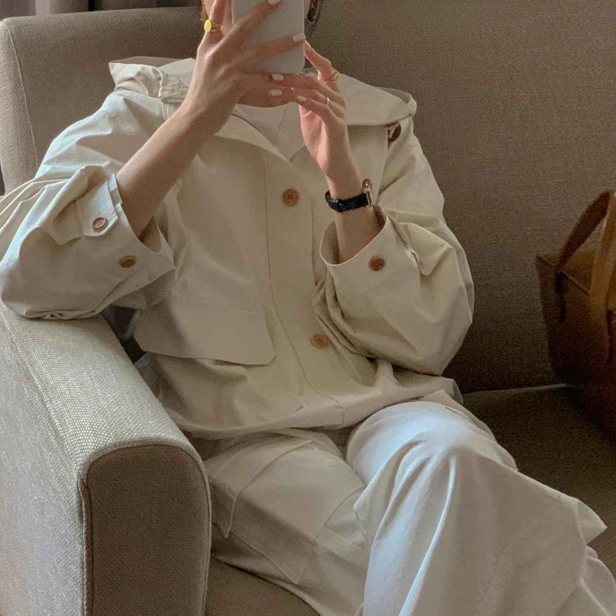 フード付きワークウェアスタイルジャケットコート巾着とポケット付き春甘いスタイル長袖ルーズフィットシングルボタン留め