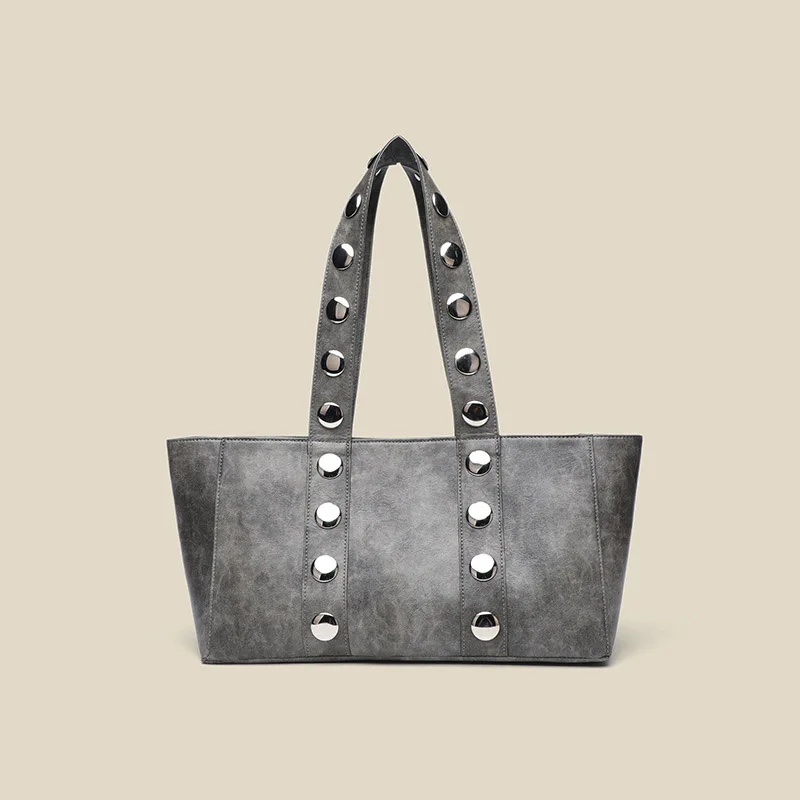 

Fashionable Women's Rivet Decorated PU Leather Armpit Handbag Luxury Designer Retro Oversized Multifunctional Commuting Shopping