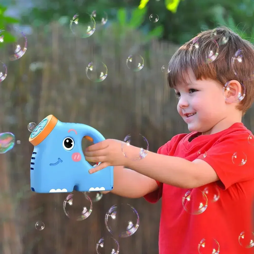 เครื่องทำฟองสบู่รูปช้างแบบมือถือ พร้อมไฟกลางคืน สติ๊กเกอร์ DIY พกพาสะดวก เครื่องเป่าฟองสบู่ ของเล่นเด็ก เกมเป่าฟองสบู่กลางแจ้ง สำหรับเด็กผู้ชาย