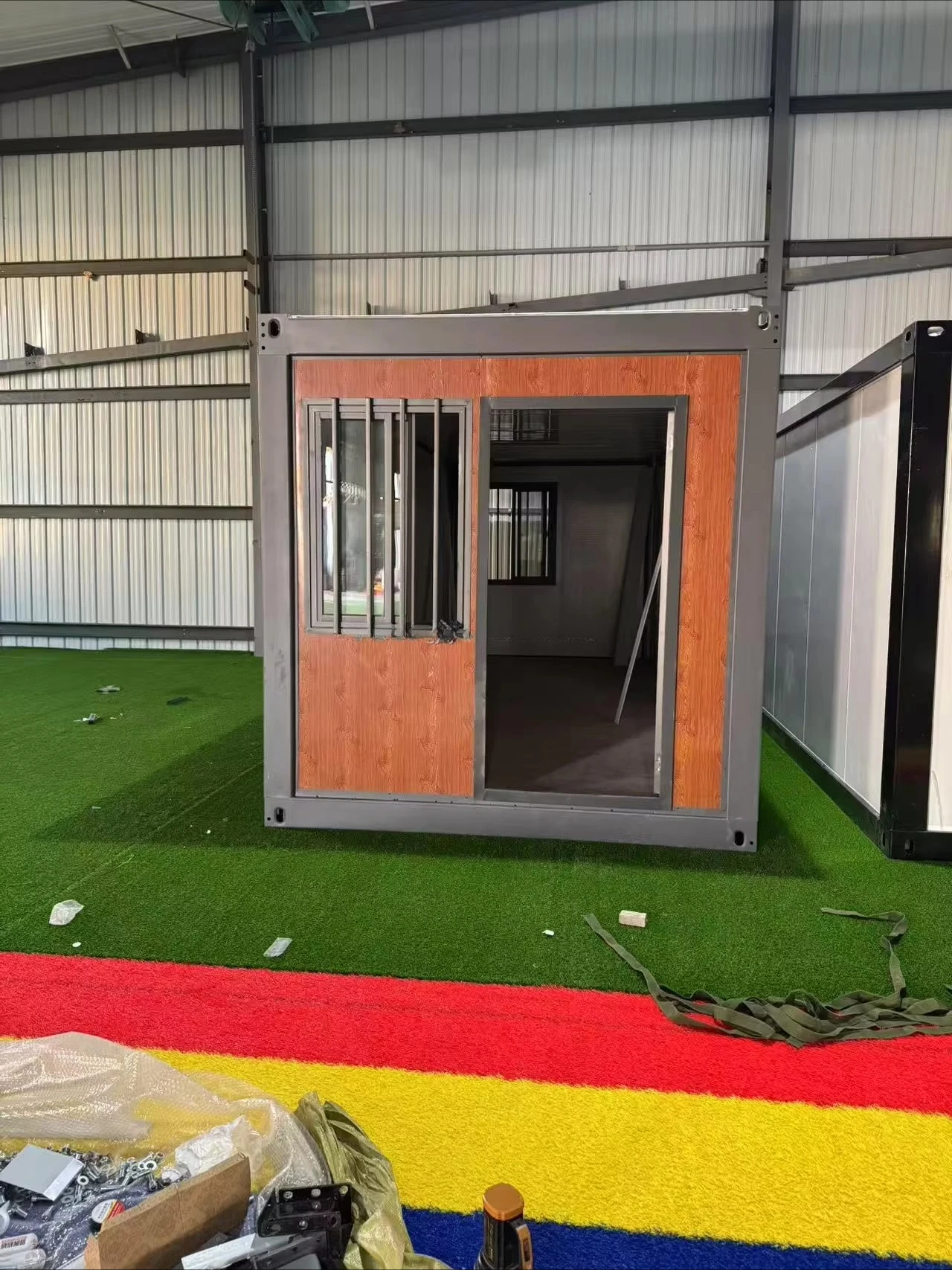 مخصص السعر المنخفض المعيشة أضعاف خارج حاوية البيت المحمولة مكتب بناء منزل حاوية فاخرة قابلة للطي