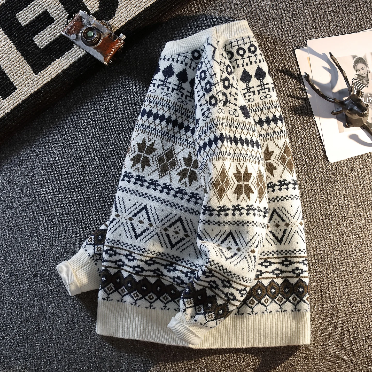 Sweater Rajut Kerah Bulat Tebal Berkualitas Tinggi Tren Mode Musim Gugur/Dingin 2025 untuk Remaja