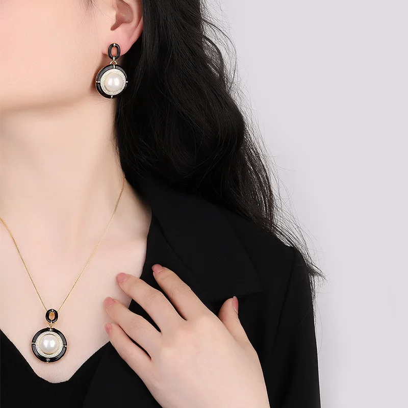 New High-end Jewelry New Style Inlaid with White Shell Beads Korean Style Fashionable Diamond Round Temperament Set 14mm