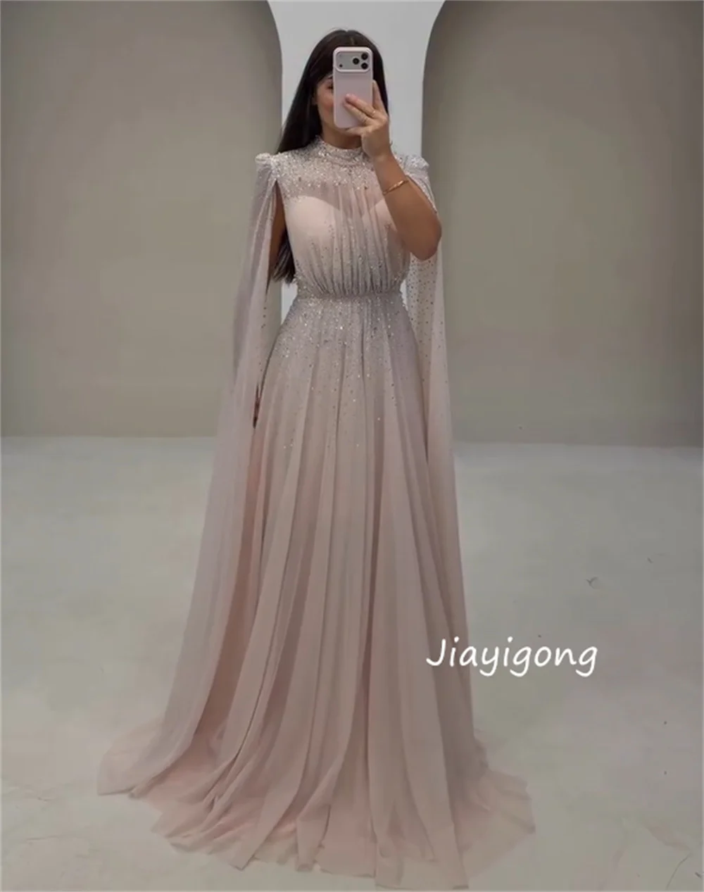 تخصيص الرسمي الشيفون الطية مطرزة ألف خط SScoop الرقبة فساتين حفلة موسيقية طويلة فاخرة حزب أحجام رائعة المتاحة