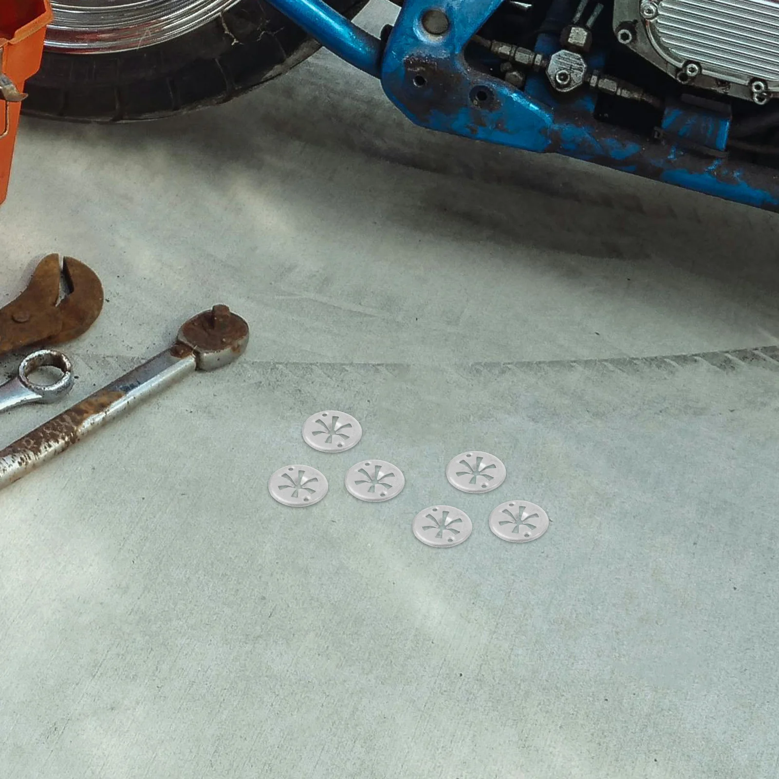 

10Pcs Heat Shield Clips Metal Fasteners Auto Underbody Sturdy Material Versatile Use Effective Thermal Insulation